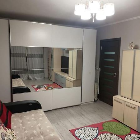Private Room Near 3 Min Metrou Crangasi, 40 M2 Bucureşti Exterior foto