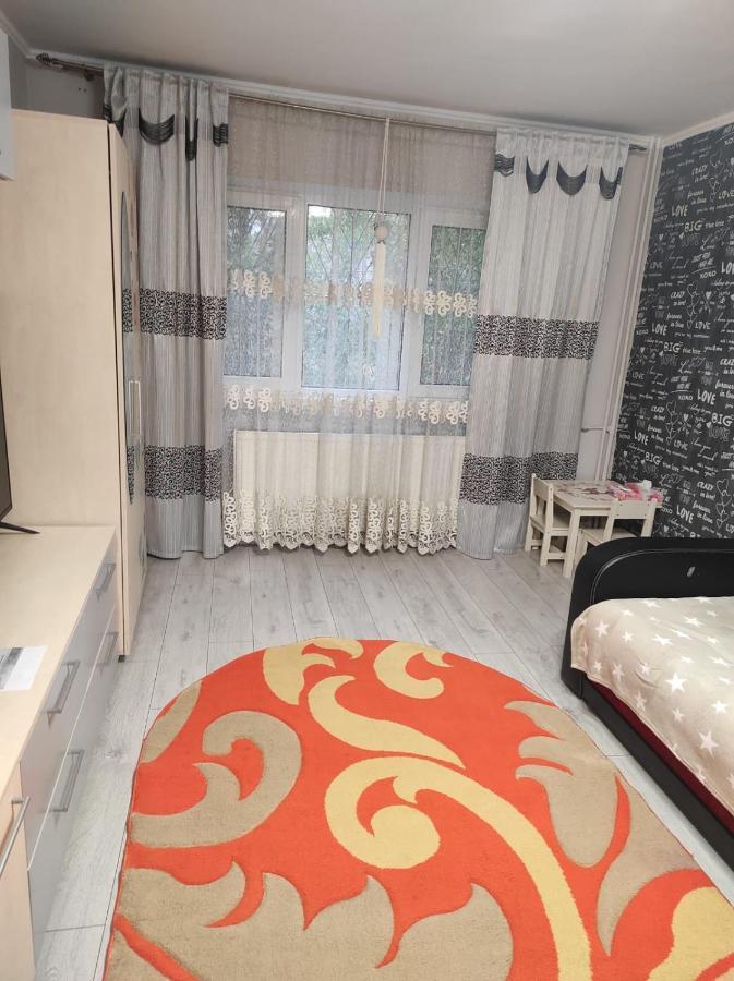 Private Room Near 3 Min Metrou Crangasi, 40 M2 Bucureşti Exterior foto