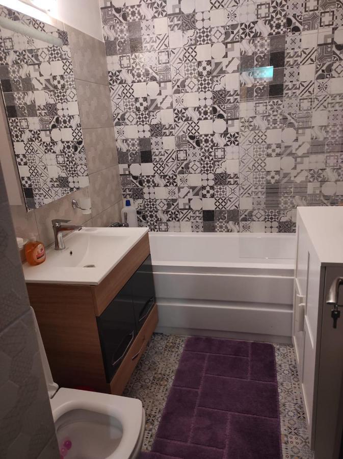 Private Room Near 3 Min Metrou Crangasi, 40 M2 Bucureşti Exterior foto